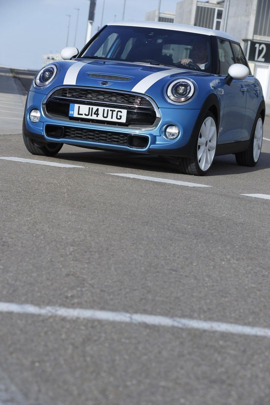  Mini Cooper S 5-Door 2014 года  (фото 55 из 80)